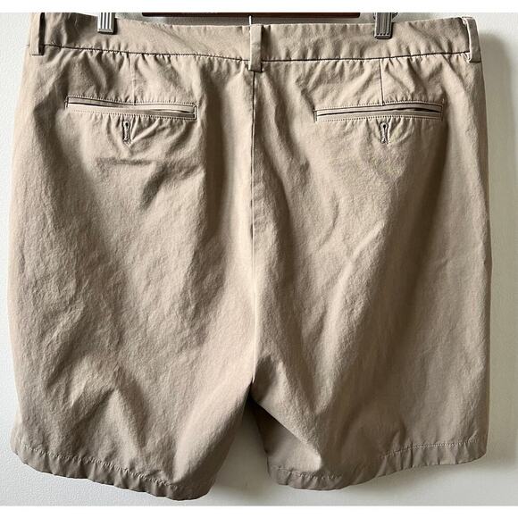 Vineyard Vines on the go short men's size 36 - Picture 2 of 5